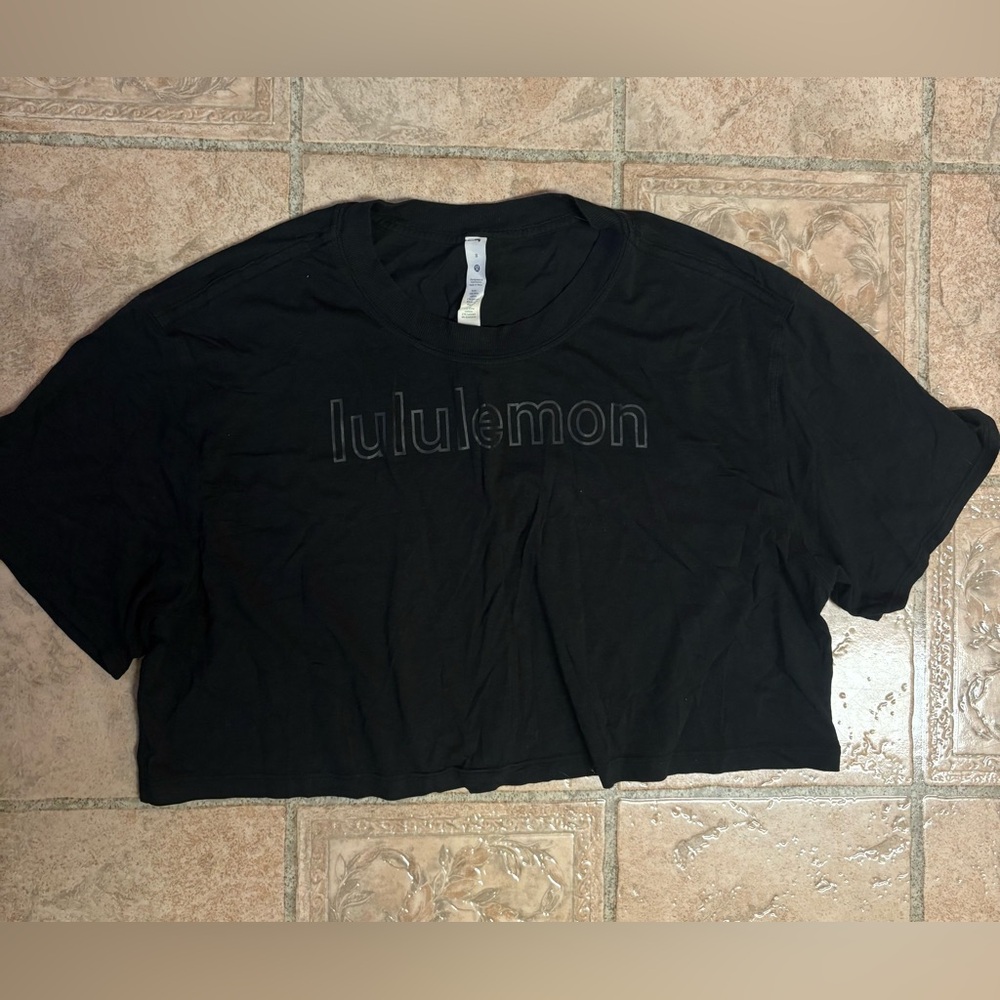 Lululemon Cropped Tshirt